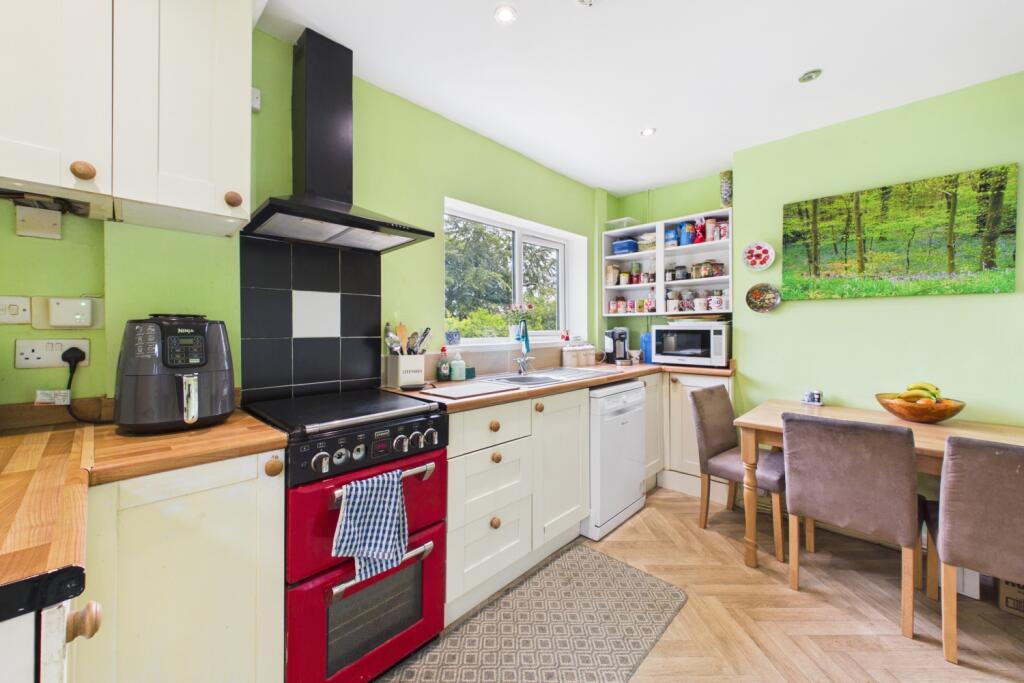 Lister Drive, Sheffield, South Yorkshire, S12 photo 4