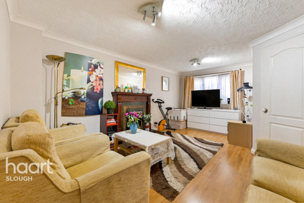 Trumper Way, Slough photo 3