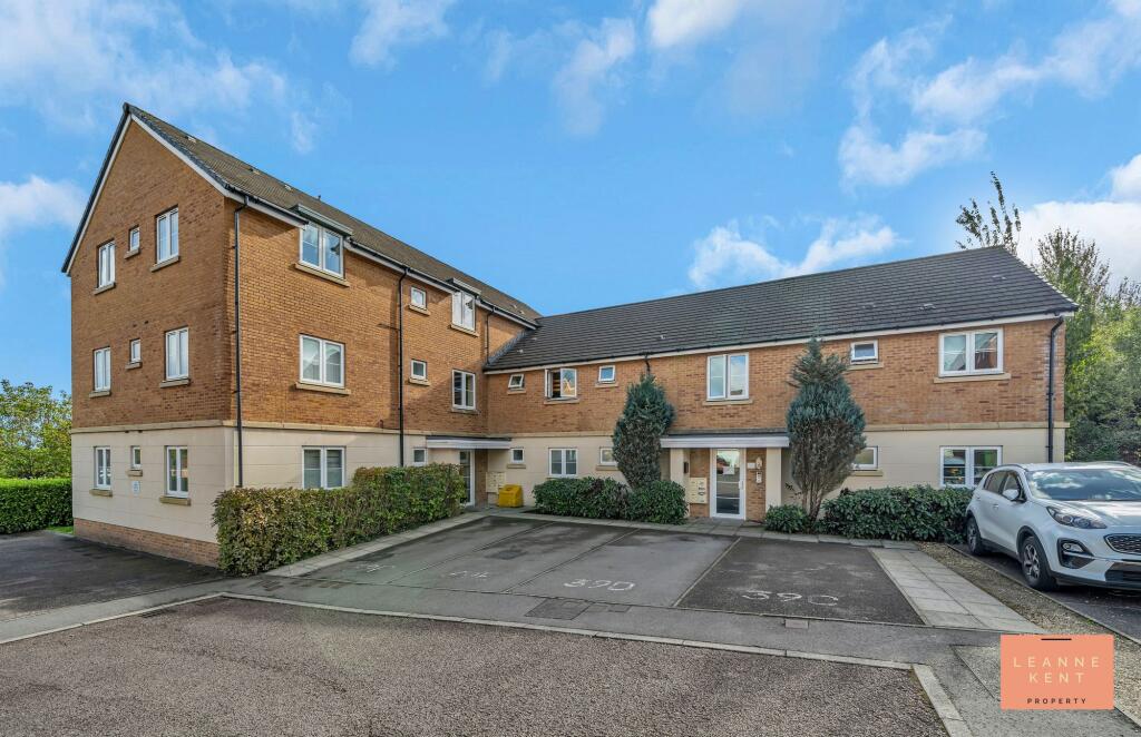 2-bed flat on Drum Tower View, Caerphilly, CF83, £140,000