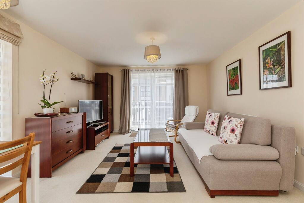 Apartment in Bristol - View 4