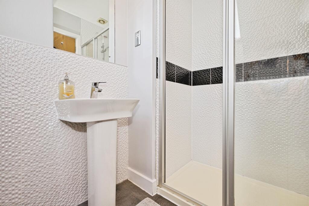 Additional image 17 of Collingwood Road, Yeovil