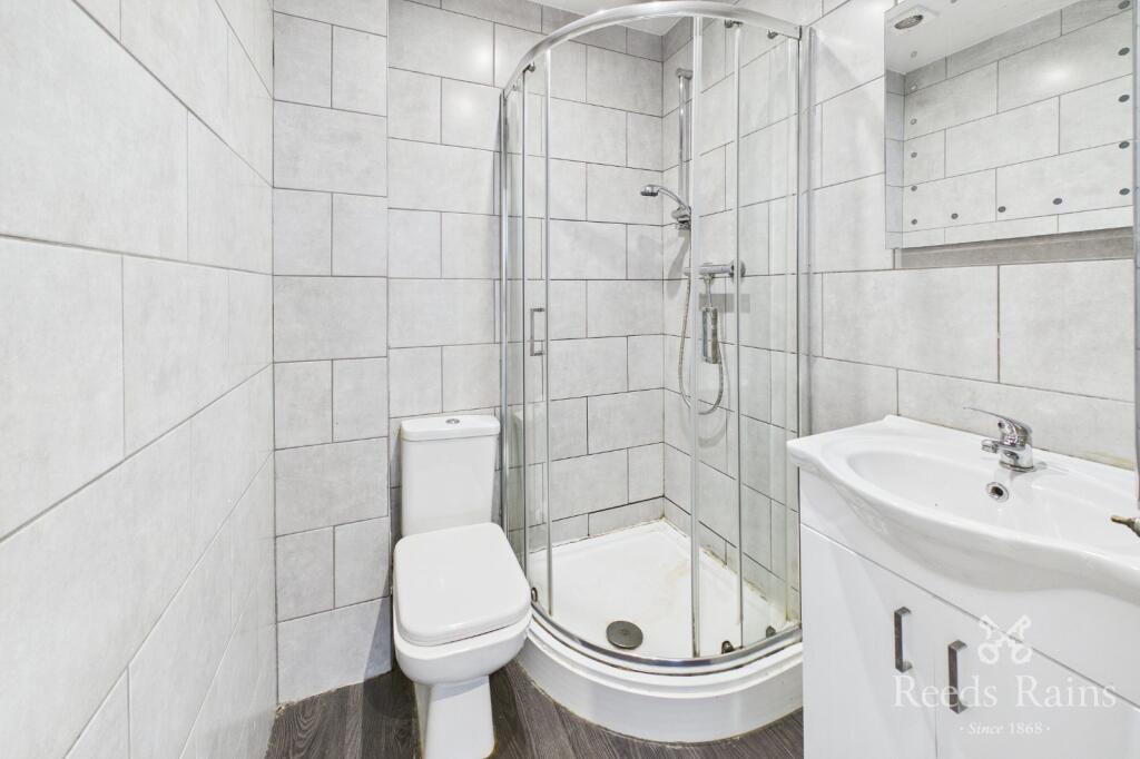 Apartment in Calderdale, West Yorkshire - View 5