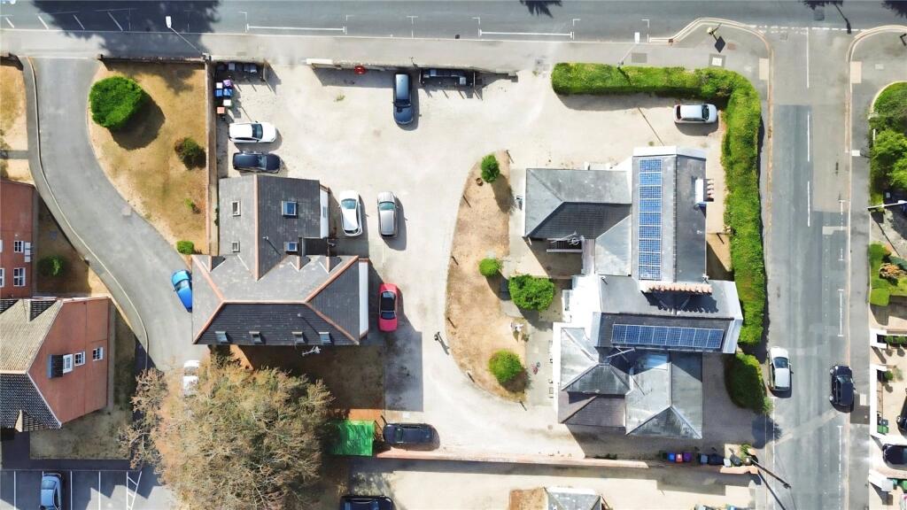 Apartment in Newbury, West Berkshire - View 3