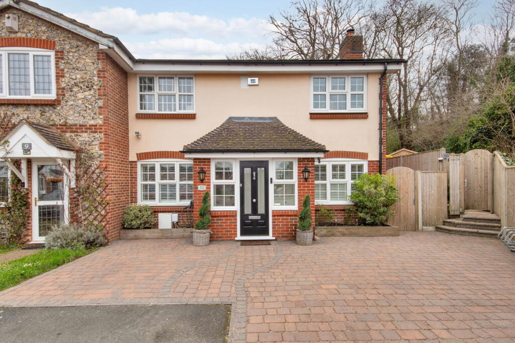 Main image of property: Fiddlers Close, Greenhithe, Kent, DA9 9QT