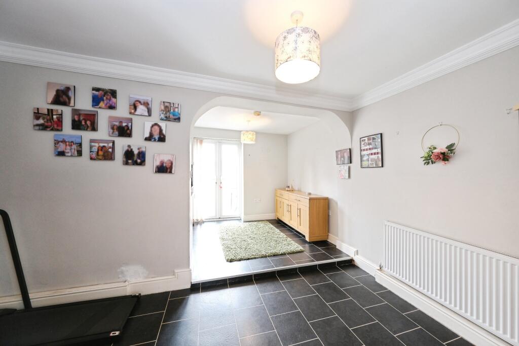 House in Ashfield, Hucknall - View 4