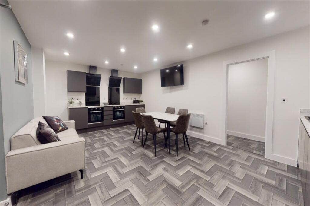 Main image of property: Apartment, High Road, NG9