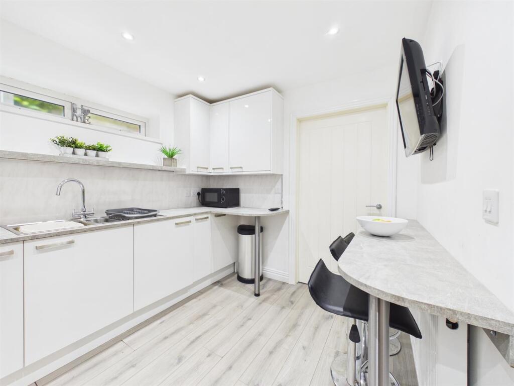 Apartment in Porthcawl, Nottage - View 5