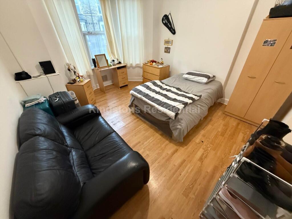House in Cardiff - View 4