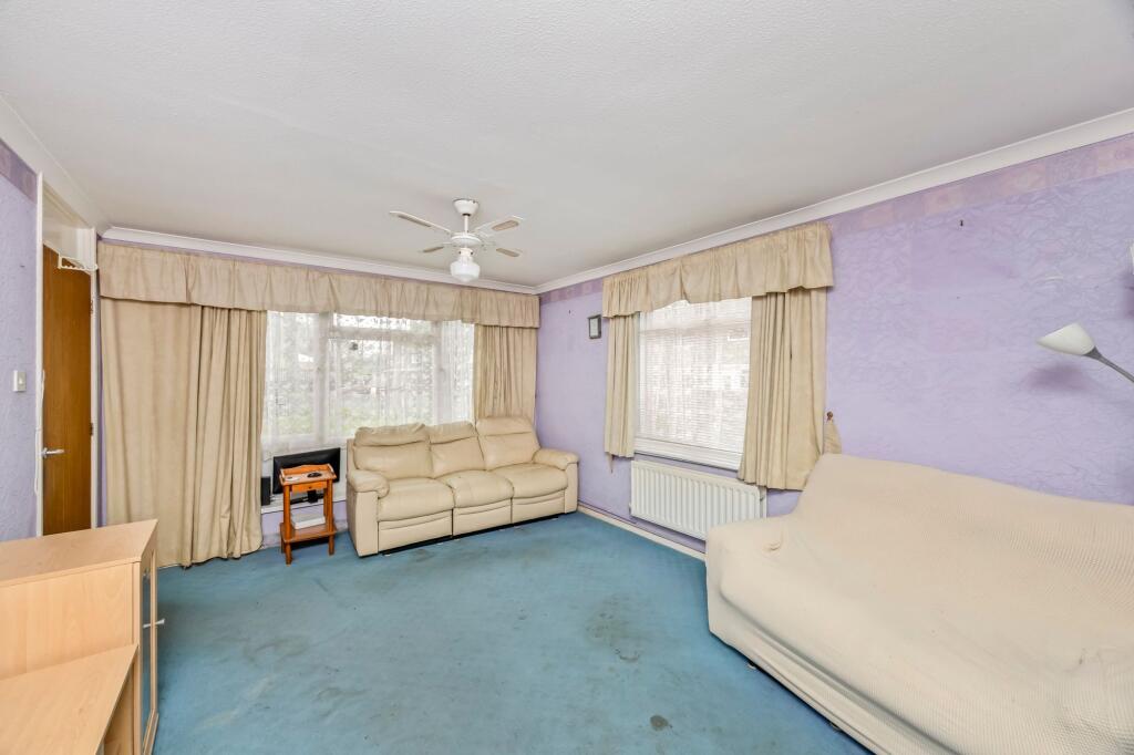 House in Crawley, Broadfield - View 4