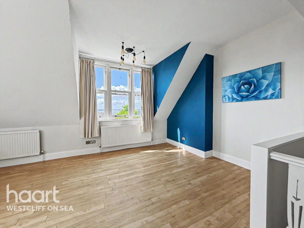 Apartment in Southend-on-Sea, Leigh-on-Sea - More