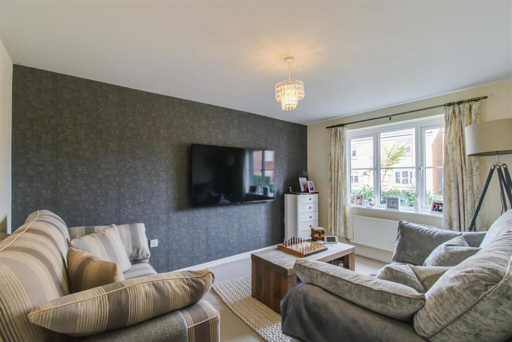 House in Wakefield - View 5