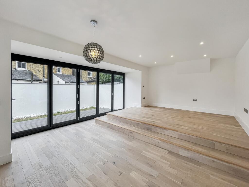 Clifton Road, Kingston Upon Thames, KT2 photo 2