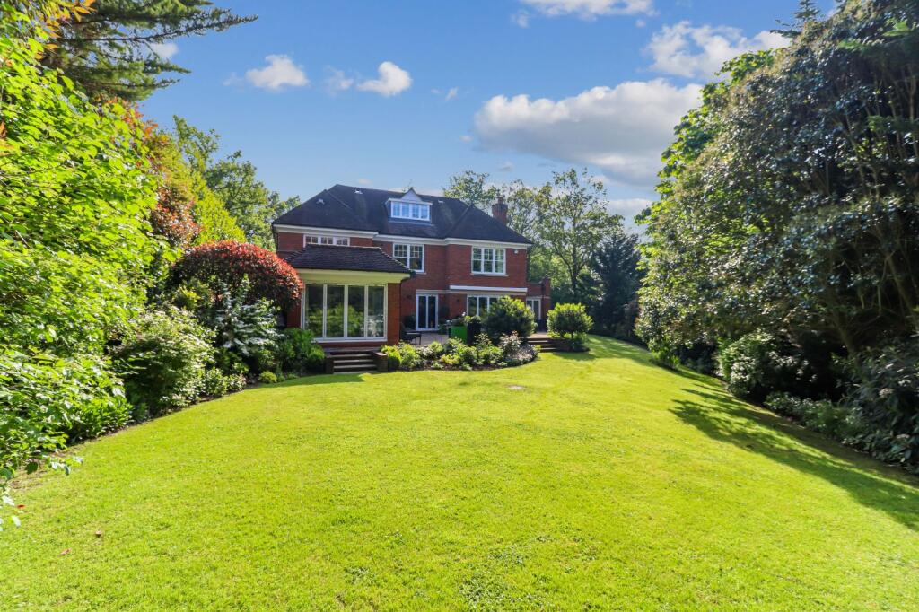 House in Jordans, Seer Green - View 4