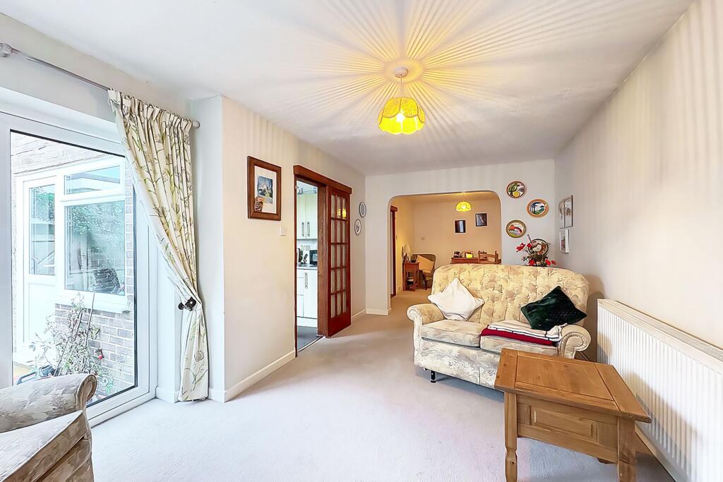 Garden Close, Angmering, BN16 photo 4