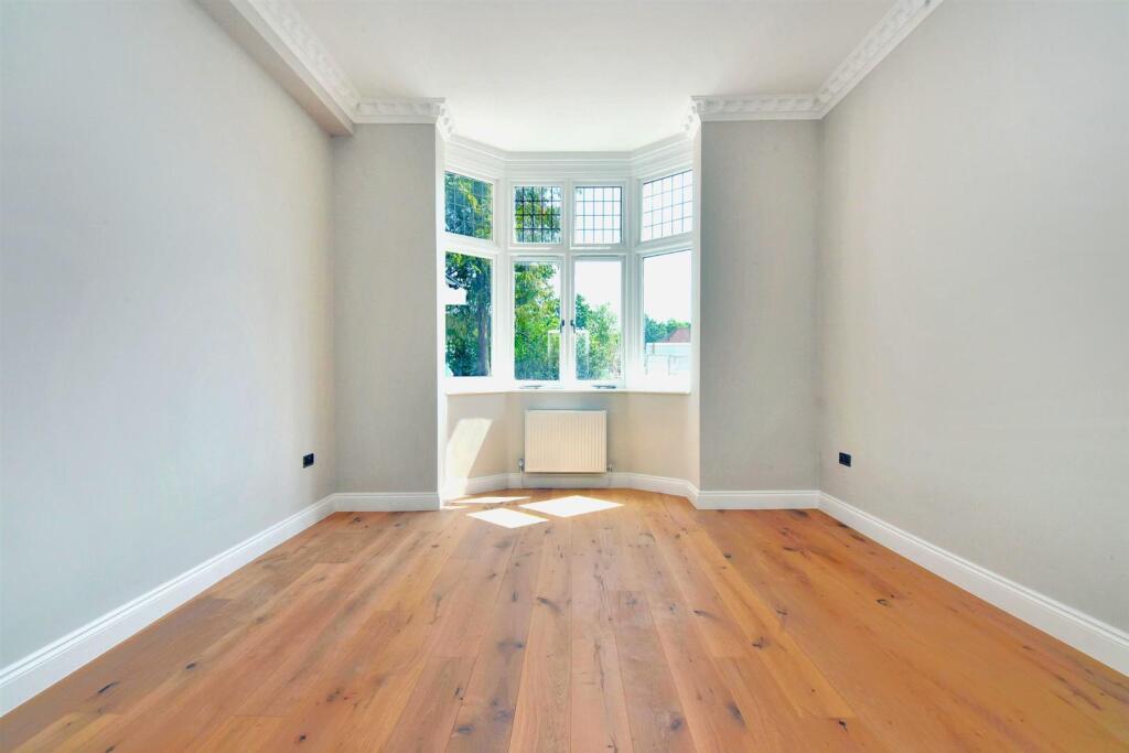 Apartment in London, Benhilton - View 2