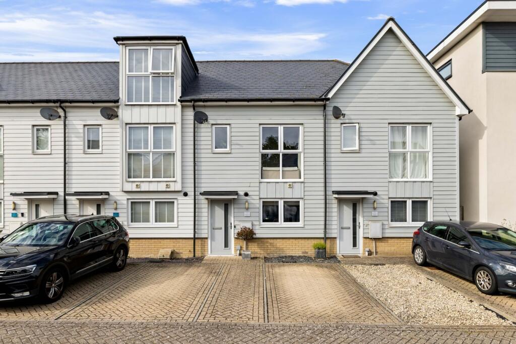 2-bed terraced on Trinity Drive, Folkestone, CT19, £300,000