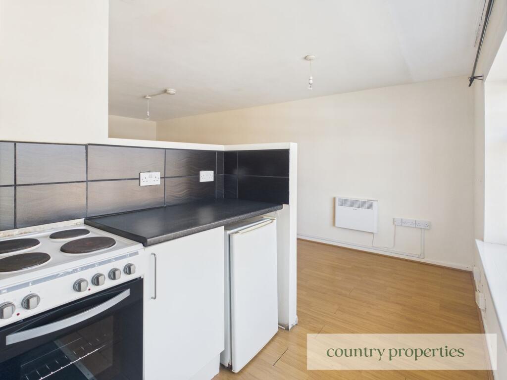 Apartment in Welwyn Hatfield, Hertfordshire - View 4