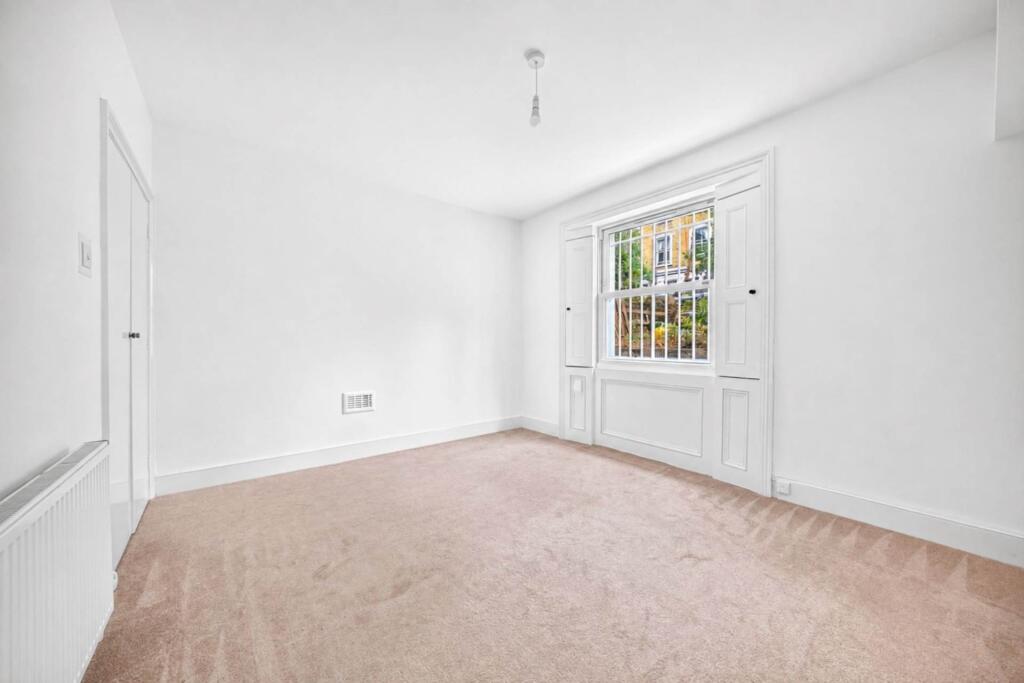 Apartment in London - More