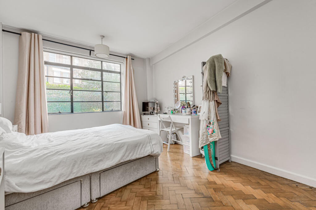 Apartment in London - View 5