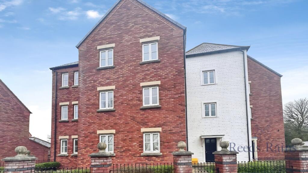 2-bed flat on Clement Road, Fulwood, Preston, Lancashire, PR2, £135,000