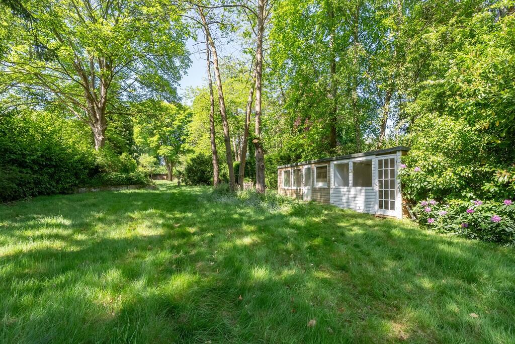 Ashurst Drive, Box Hill photo 3