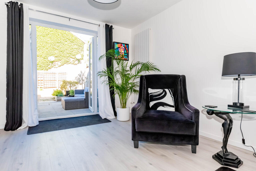 House in Guildford - View 4