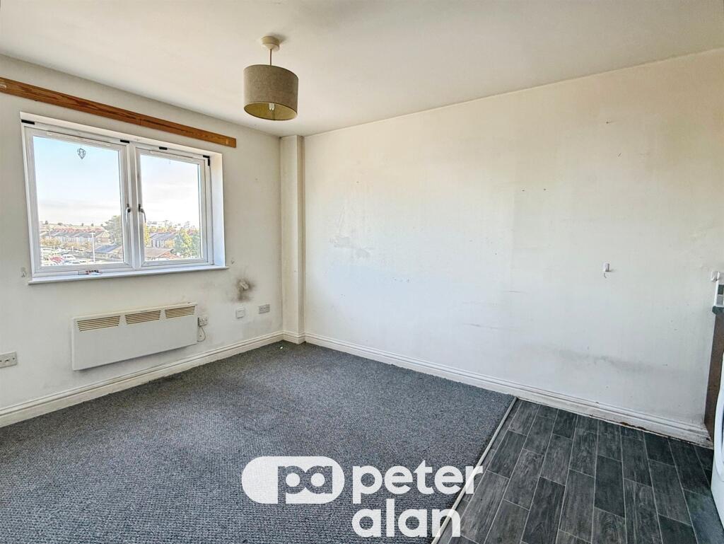 Apartment in Newport, Commercial Road, Pillgwenlly - View 3