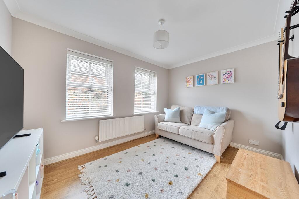 House in Wokingham - More
