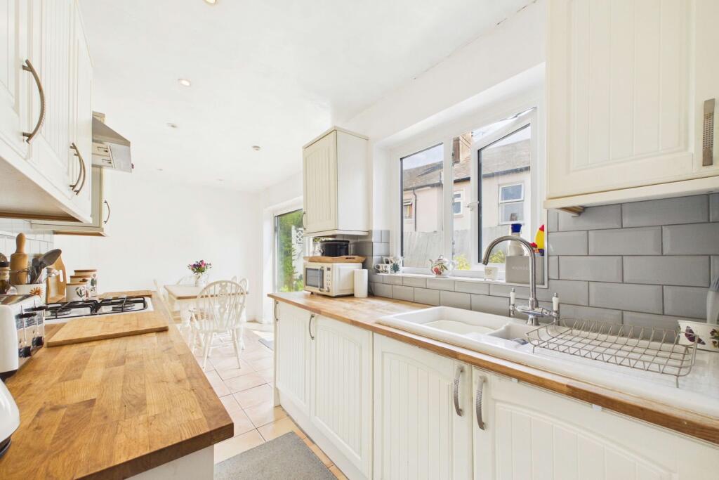 House in Paignton, Oldway - More