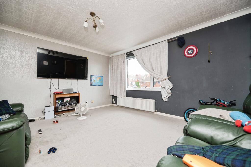 Apartment in Dudley, West Midlands - View 2