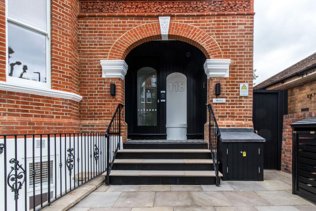 Ground floor studio flat for rent
