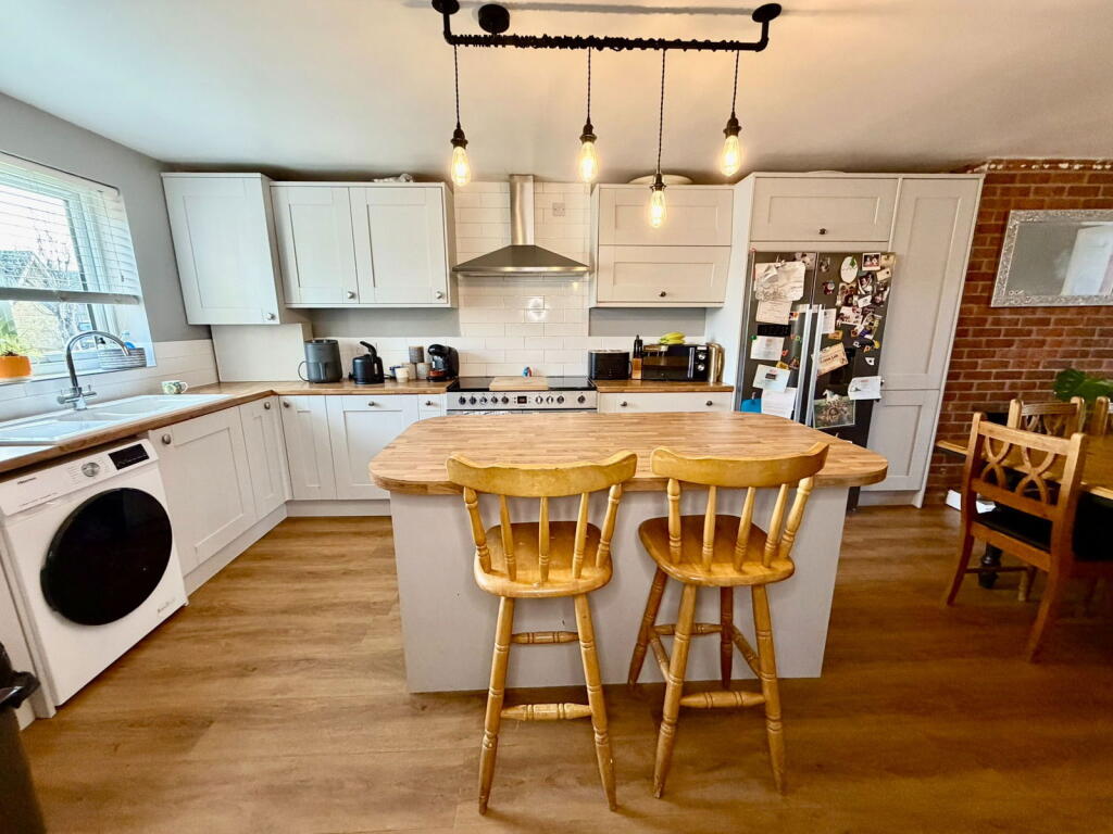 Ubbeston Way, Lowestoft, NR33 7HG photo 2