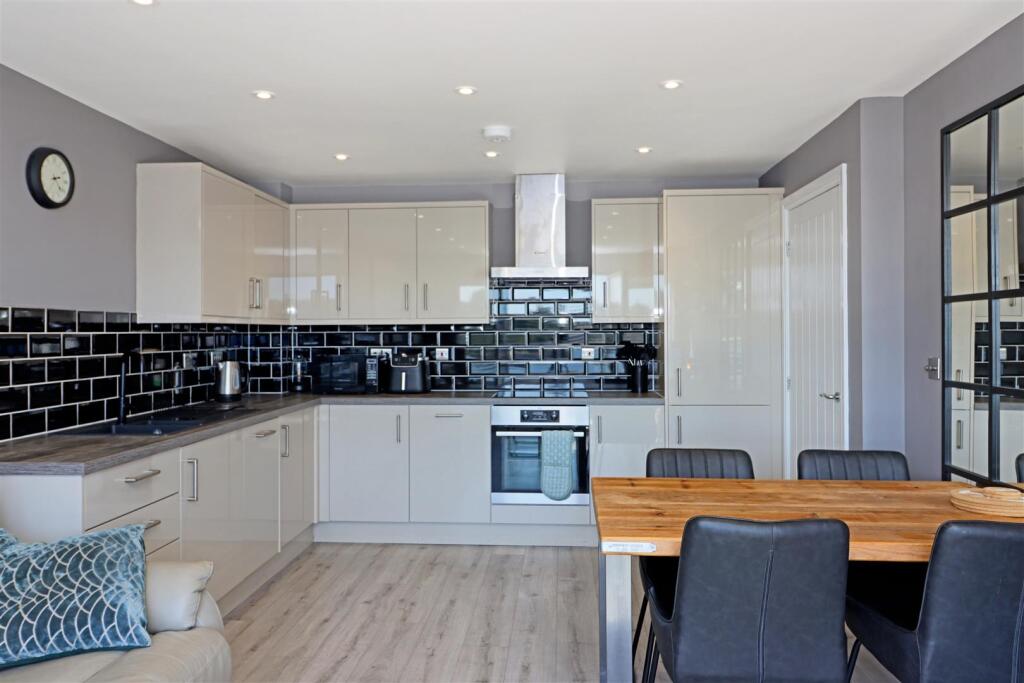 Apartment in North Tyneside, Preston - View 4