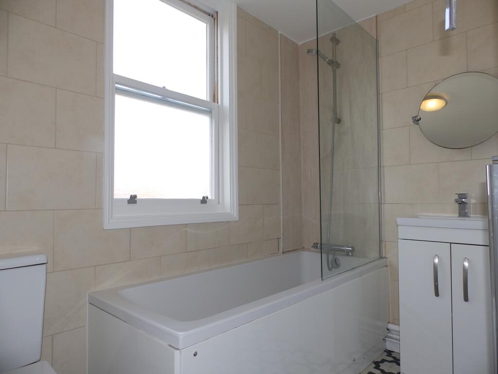Apartment in Tonbridge - View 4