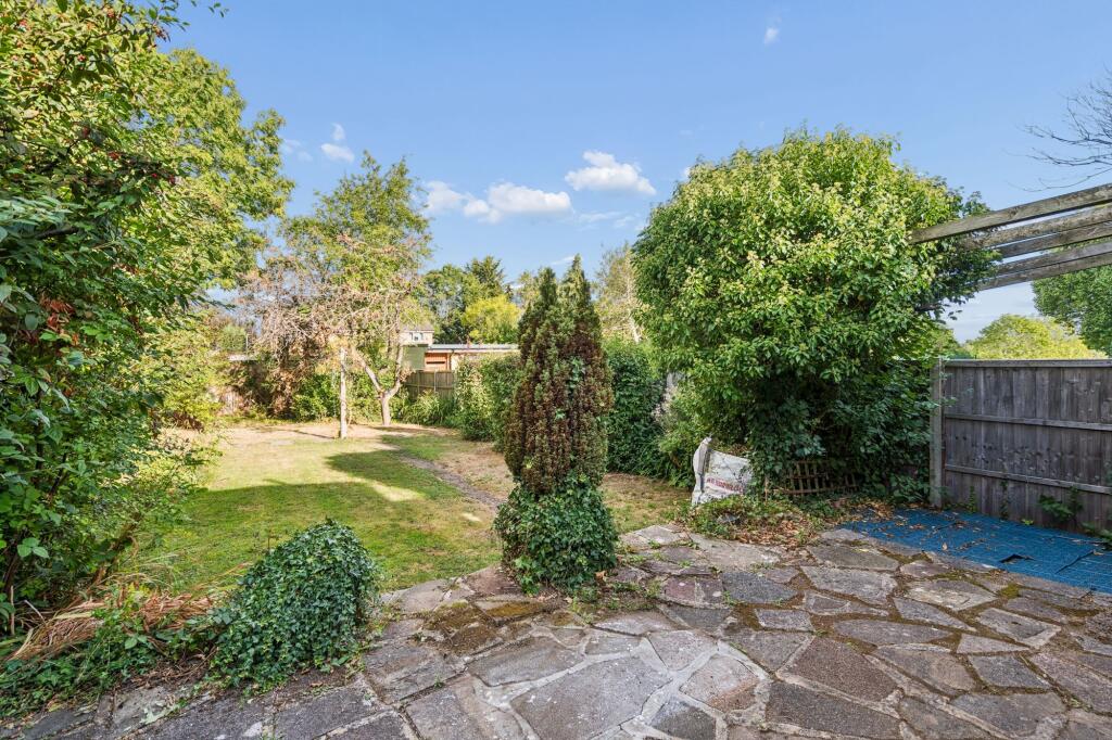 House in Hertsmere, Merry Hill, Bushey - View 4
