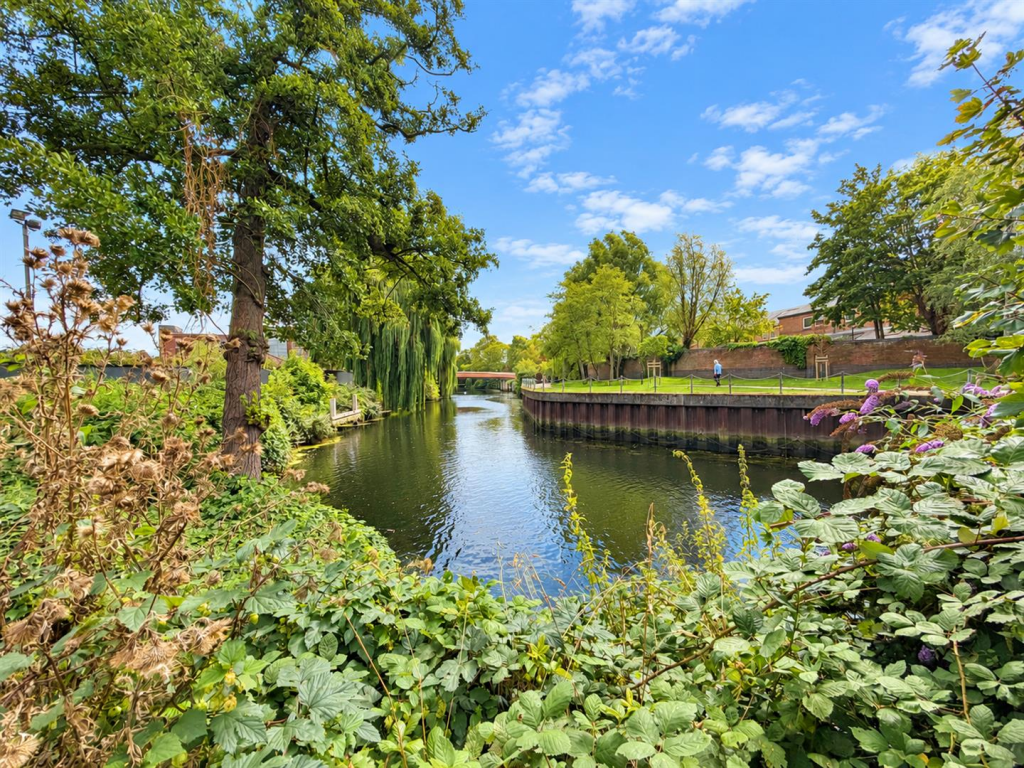 Apartment in Norwich, Thorpe Hamlet - View 3