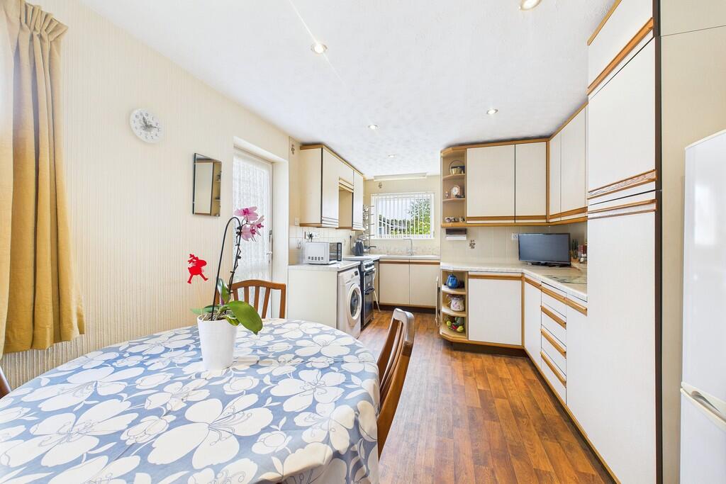 Cedar Way, Penwortham photo 4