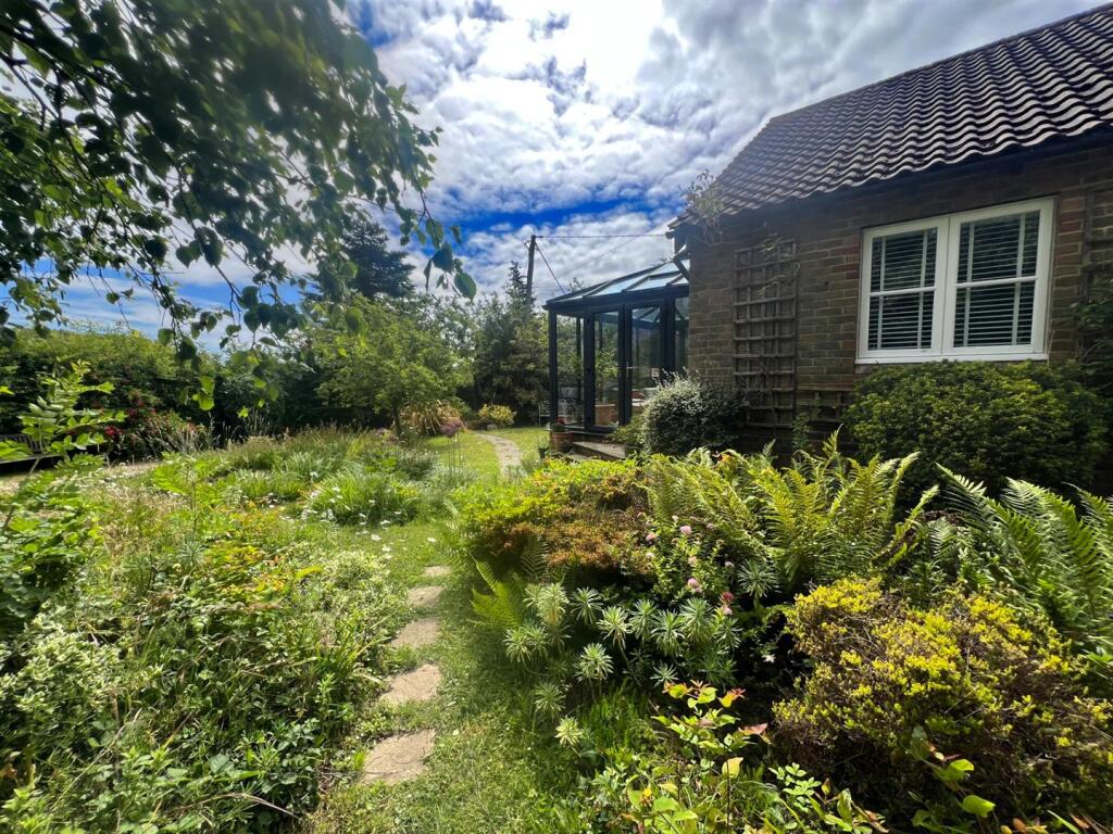 Briar Close, Fairlight - View 3