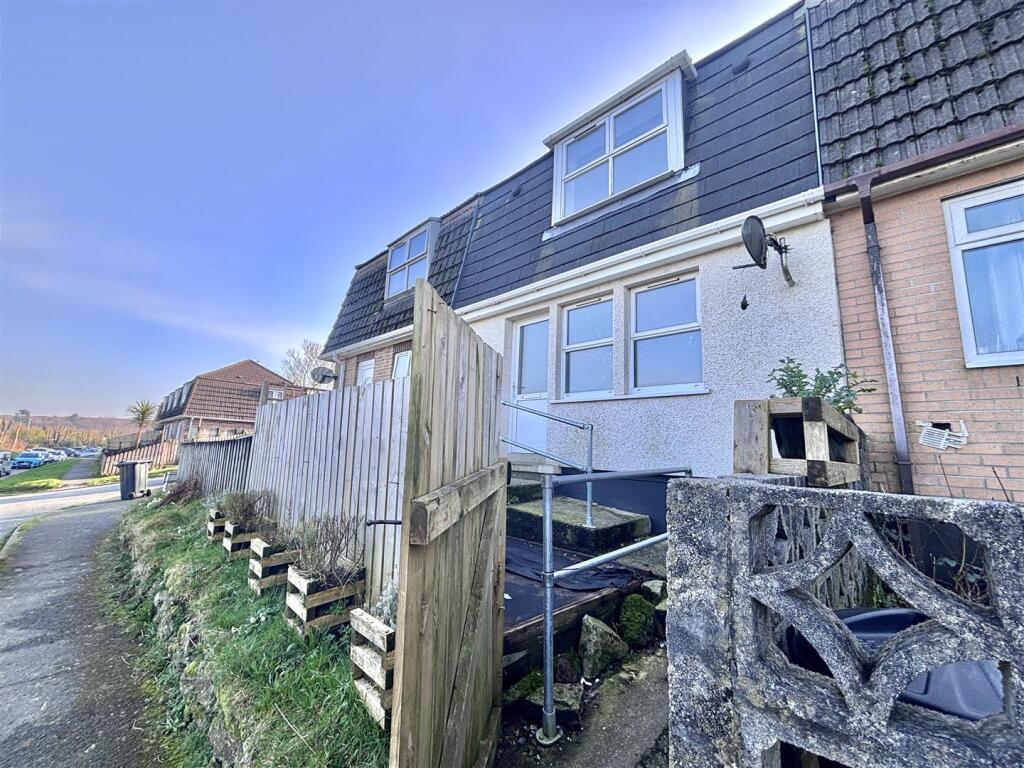 2-bed terraced on Tedder Road, Penwithick, St. Austell, £100,000