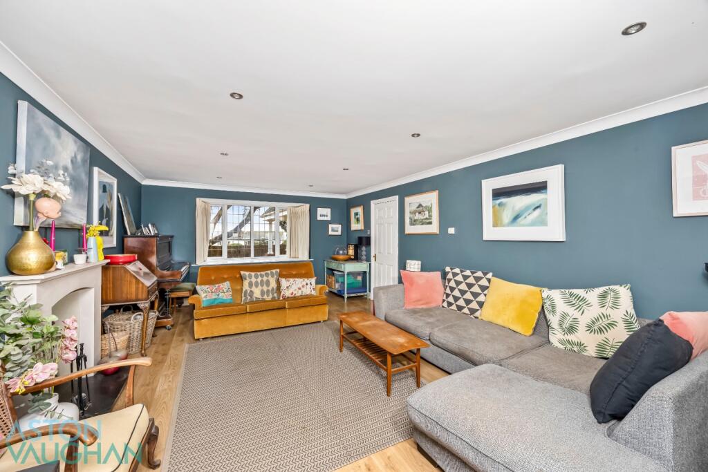 Wayland Heights, Brighton photo 3