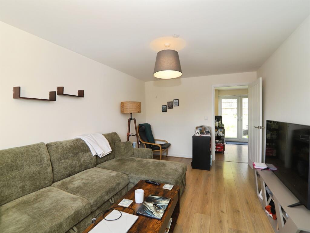 House in Caerphilly, Caledfryn, Penyrheol Trecenydd & Energlyn - More