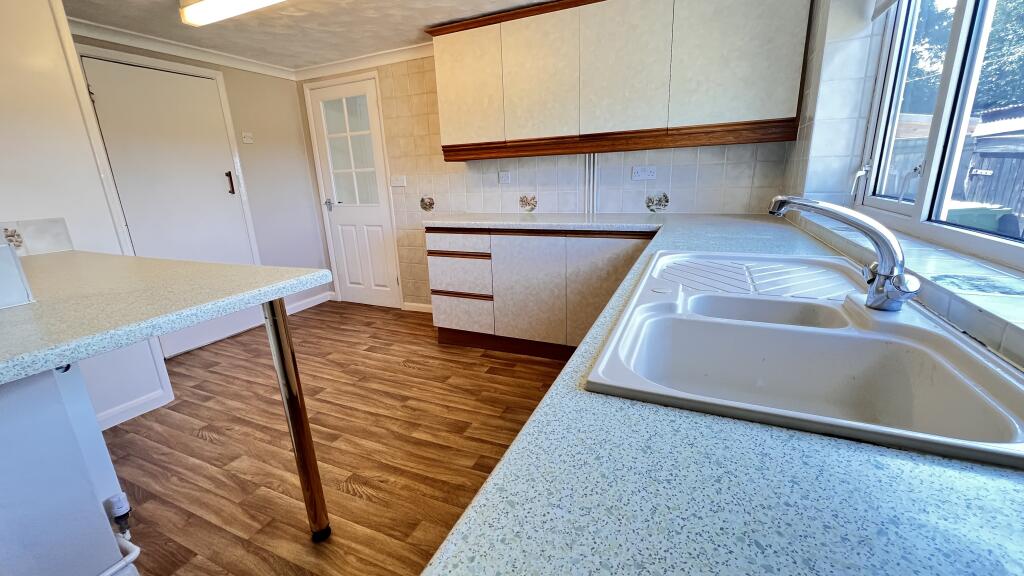 Thatchwood Avenue, Emneth, Norfolk photo 4