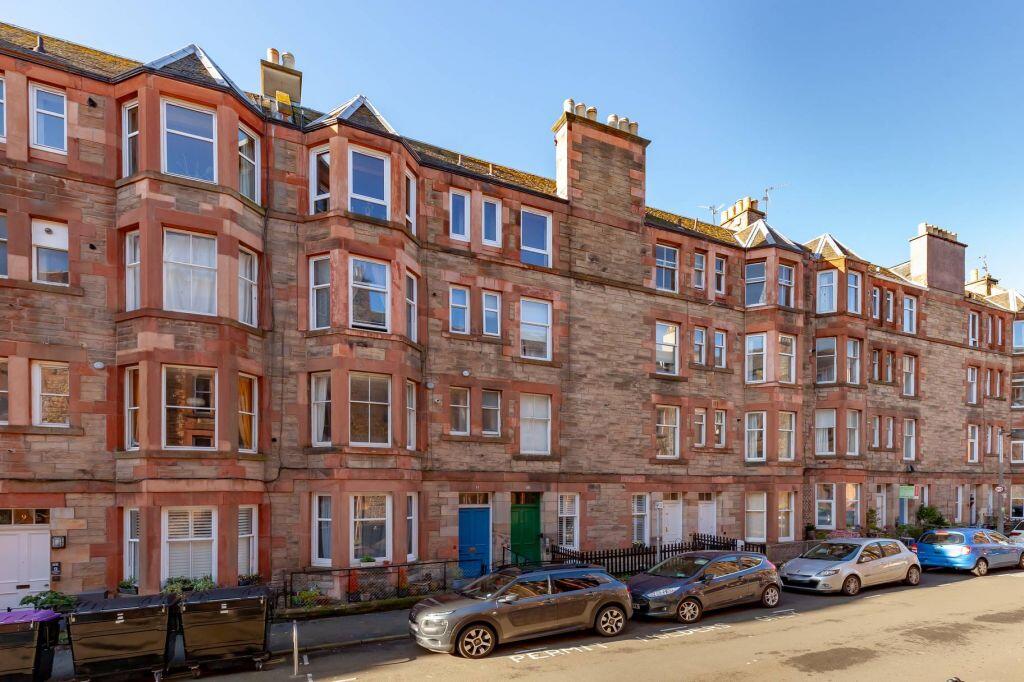 Main image of property: 13 (1f2), Springvalley Terrace, Edinburgh, EH10 4QB