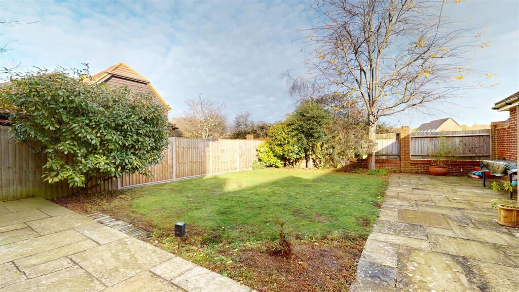 Goldhawk Road, Monkston Park, Milton Keynes photo 3
