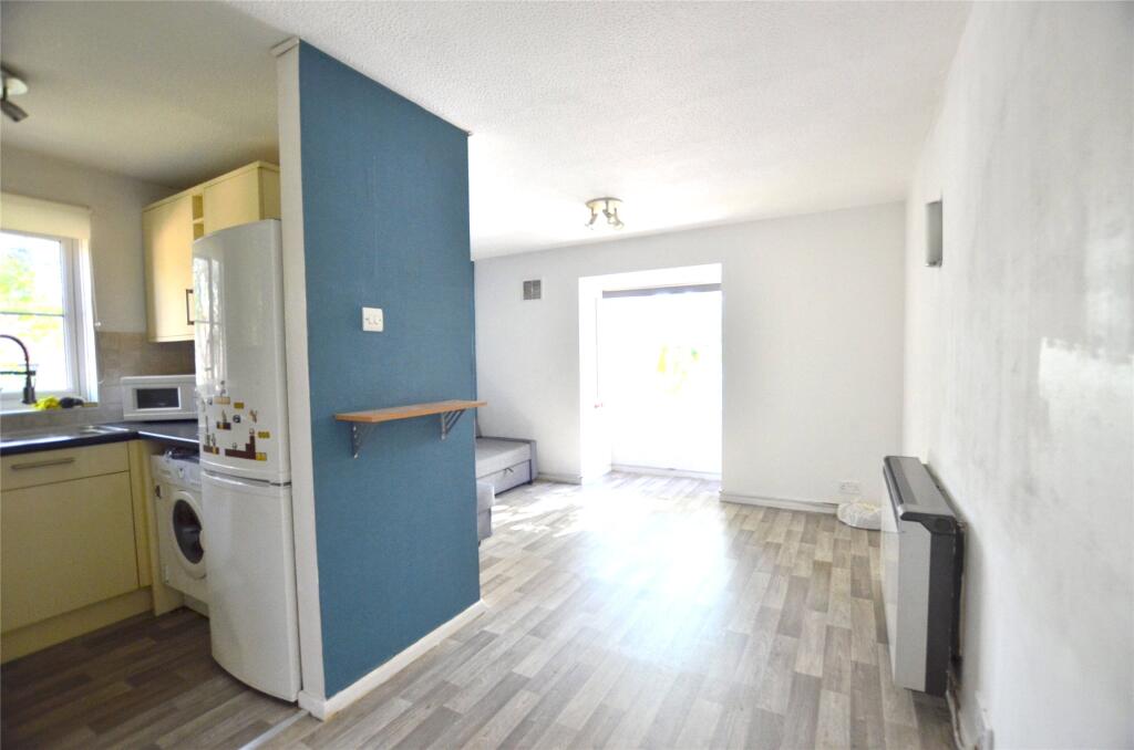 Apartment in Sutton - View 4