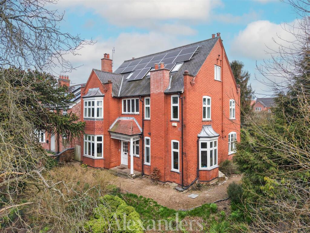 6-bed detached on Bradgate Road, Anstey, £775,000