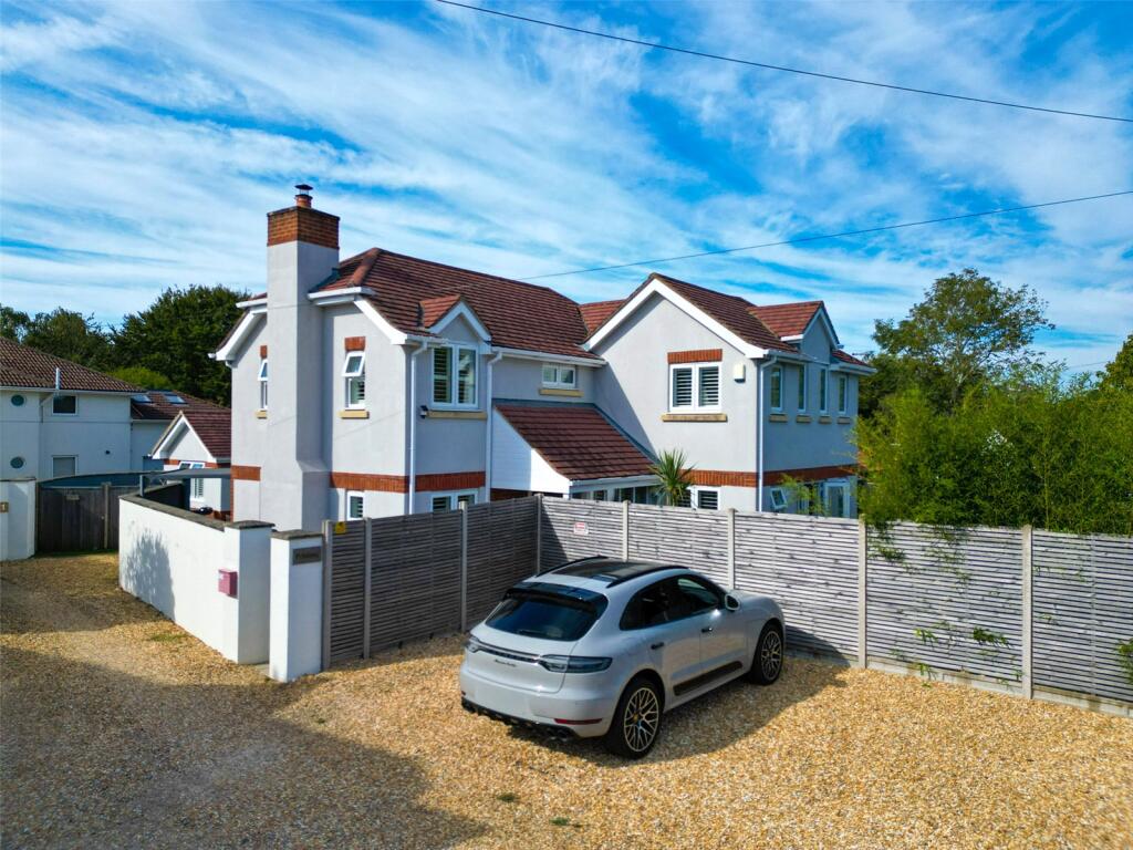 Satchell Lane, Hamble, Southampton, Hampshire, SO31 photo 2