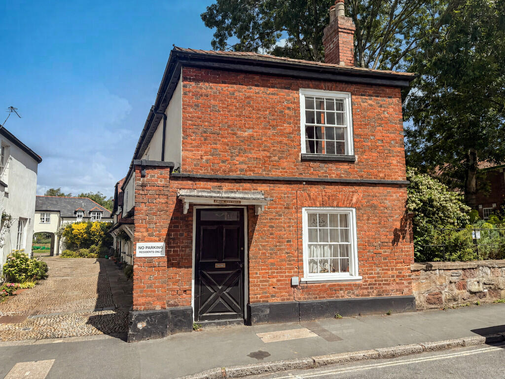 Main image of property: Topsham 