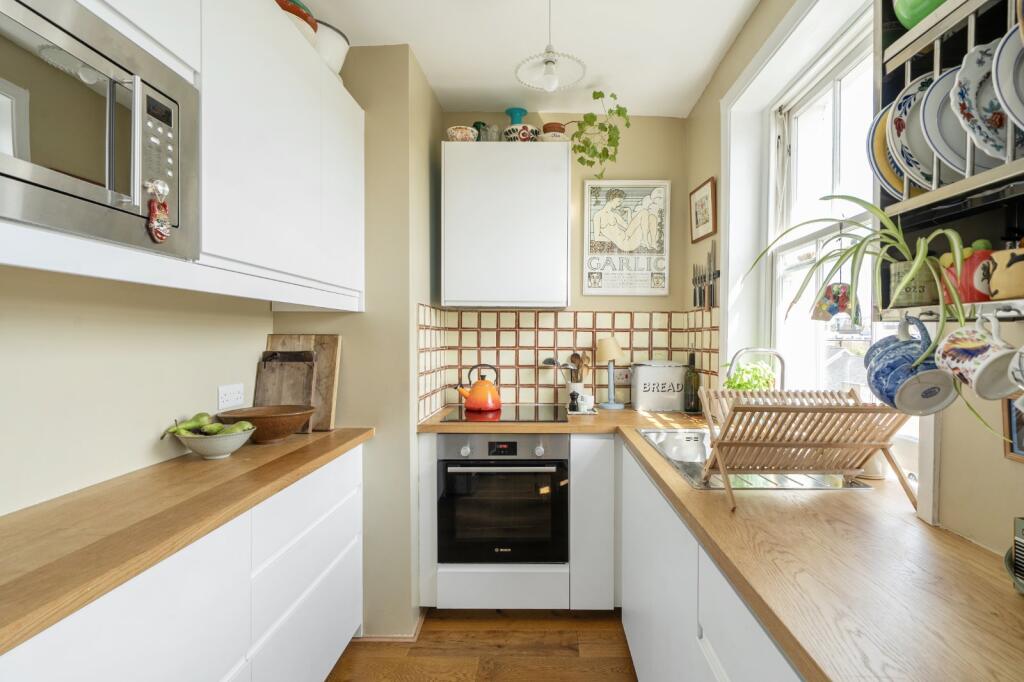 Apartment in London, Queen's Park - View 2