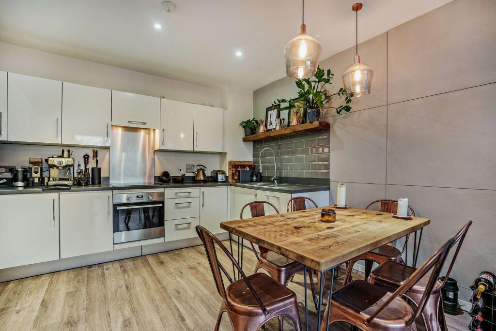 Apartment in London - More